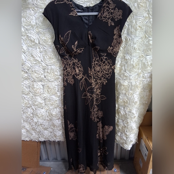 Jones Wear Dresses & Skirts - Jones Wear Black and Brown Floral Maxi Dress